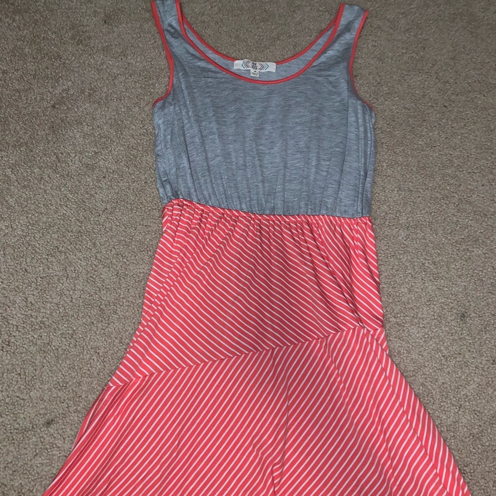 Gray pink dress